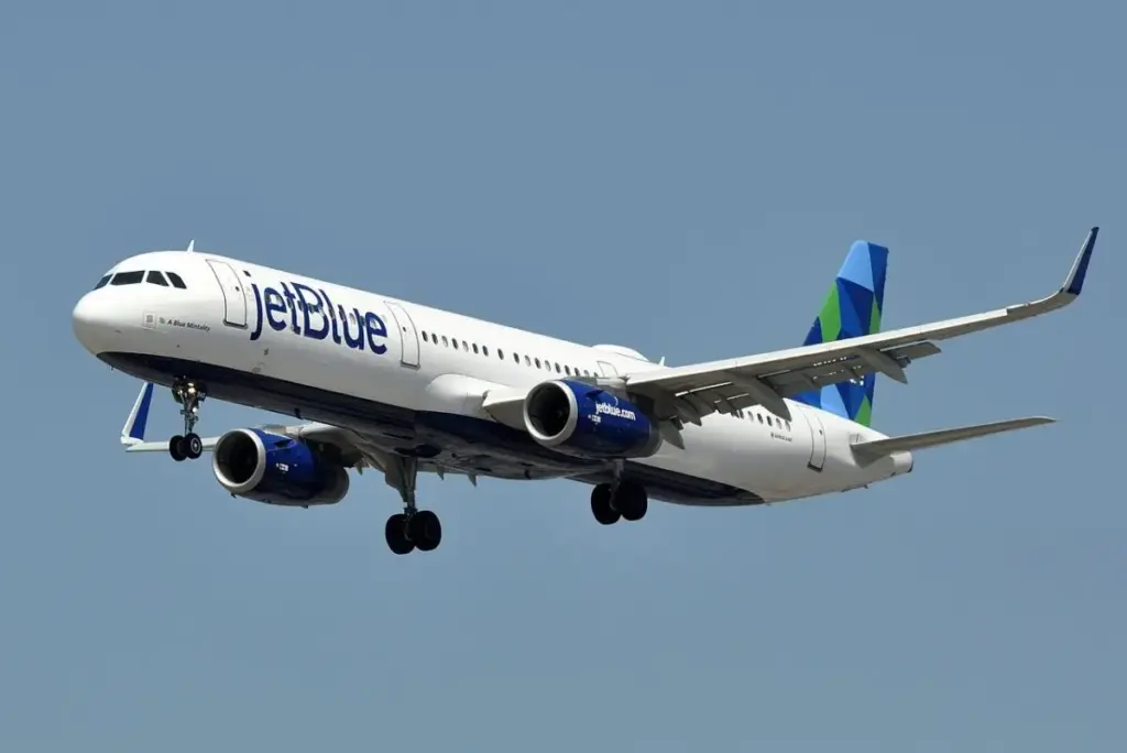 A Strategic Retreat: Carl Icahn’s Board Representatives Resign as Activist Investor Scales Back JetBlue Stake