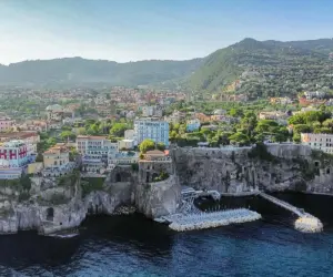 Executive Overview: A Cliffside Sanctuary on the Amalfi Gateway