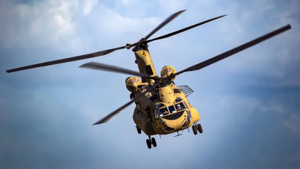 Extending the Heavy Lifter: Inside the US Army’s $20 Billion Strategy to Keep the Boeing CH-47 Chinook Flying Through the 2040s