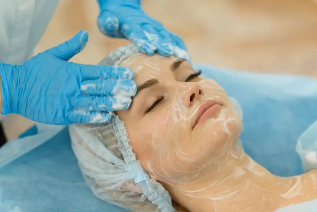 The Autumn Skin Reset: Why Fall is the Ultimate Season for Dermatological Renewal and Aesthetic Recovery