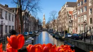 The Ultimate Blueprint for First-Time Solo Travelers: How to Choose Your Inaugural Destination