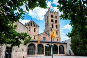 Unveiling the Deep Pyrenees: A Three-Day Cultural, Historical, and Architectural Expedition Through Girona