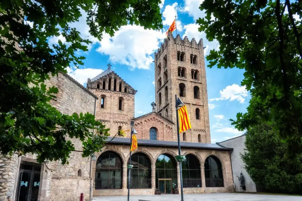 Unveiling the Layers of the Girona Pyrenees: A Three-Day Journey Through History, Craft, and Landscape
