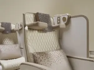 The New Battleground in the Sky: Why Emirates and Global Carriers Are Bet-Hedging on Premium Economy