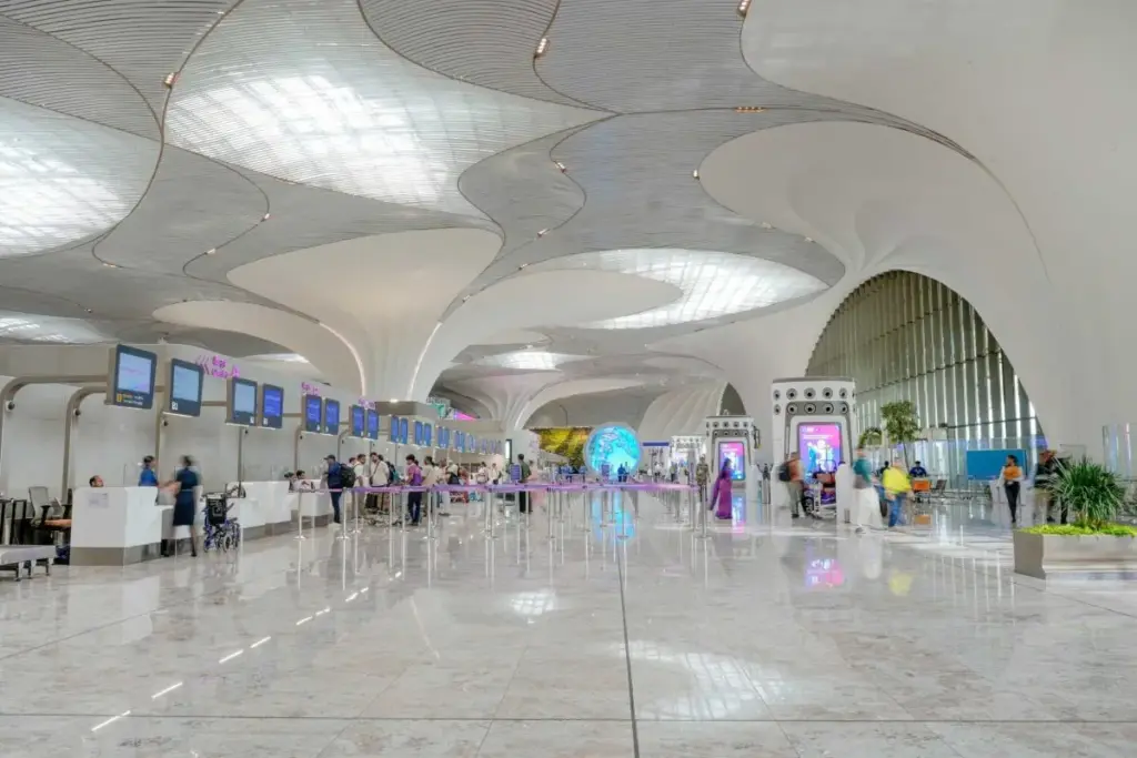 Indian Government Halts Sudden International Flight Shift to Navi Mumbai Airport, Ordering Collaborative Roadmap